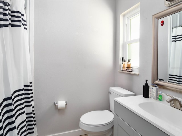 2826 NE 18th Ct, Ocala, FL 34470 - full bathroom featuring vanity and curtained shower