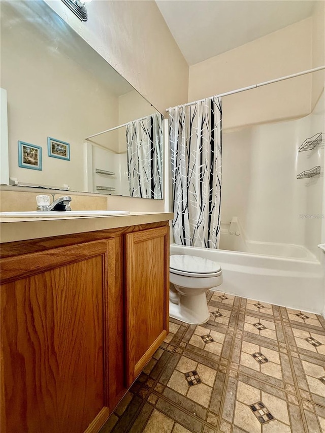 3901 SW 20th Ave Unit 611, Gainesville, FL 32607 - bathroom with shower / tub combo with curtain and vanity