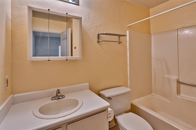 89 SE 16th Ave Unit P102, Gainesville, FL 32601 - full bath featuring vanity, shower / washtub combination, and a textured wall