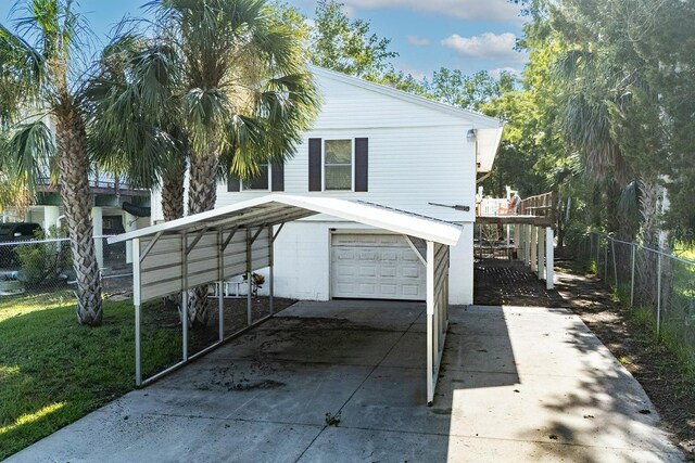 145 SE 904th Ave, Suwannee, FL 32692 - view of side of property featuring driveway