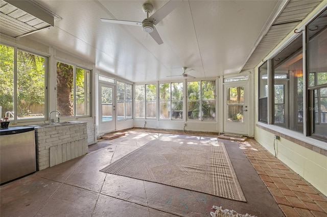 2225 NE 6th Ter, Gainesville, FL 32609 - unfurnished sunroom featuring ceiling fan and lofted ceiling