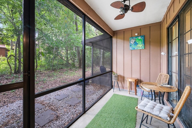 900 SW 62nd Blvd Unit I56, Gainesville, FL 32607 - sunroom with ceiling fan