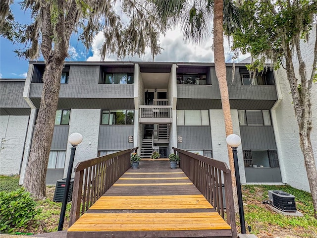 2710 SW 14th Dr, Gainesville, FL 32608 - view of apartment building / complex