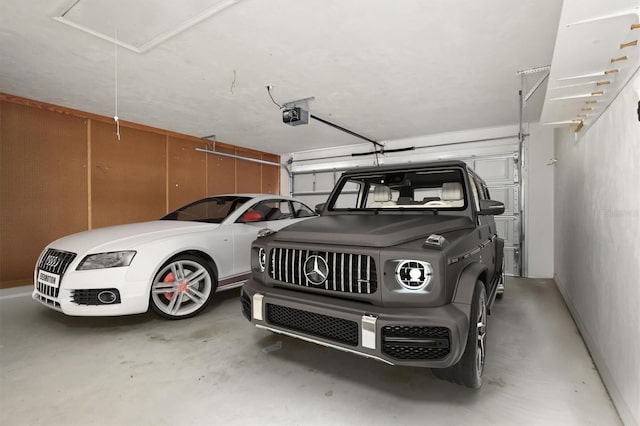 10549 NW 32nd Rd, Gainesville, FL 32606 - garage featuring a garage door opener