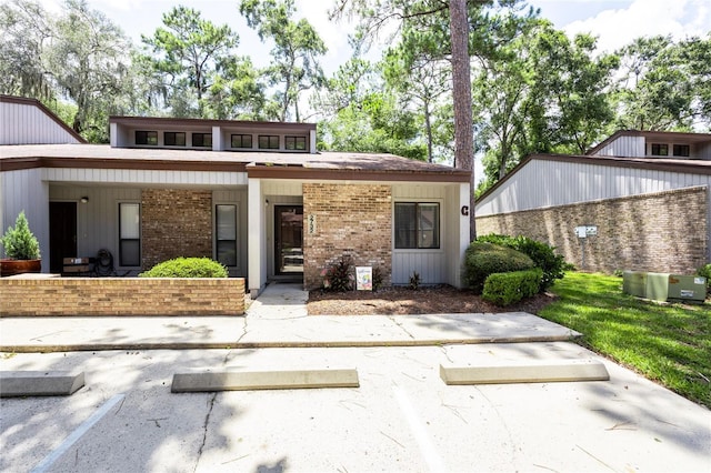 2732 NW 39th Dr Unit 2732, Gainesville, FL 32606 - photo 1