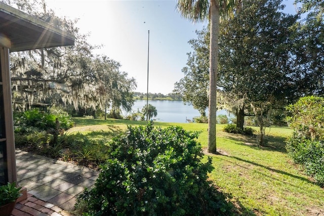 view of yard featuring a water view