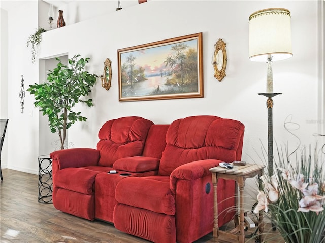 341 Lake Suzanne Dr, Lake Wales, FL 33859 - living area with wood finished floors and baseboards
