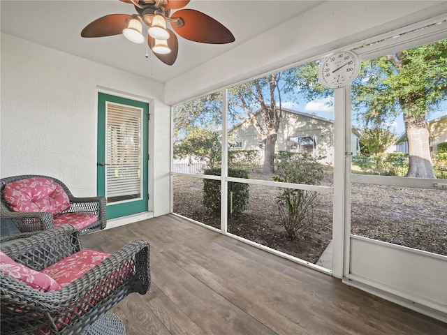 341 Lake Suzanne Dr, Lake Wales, FL 33859 - sunroom featuring ceiling fan