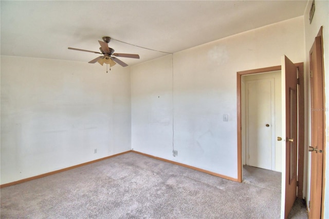 unfurnished room with light carpet and ceiling fan