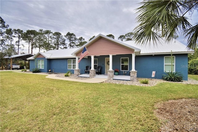 112 Reedy Creek Dr, Frostproof, FL 33843 - view of front of home featuring stucco siding, covered porch, and a front lawn