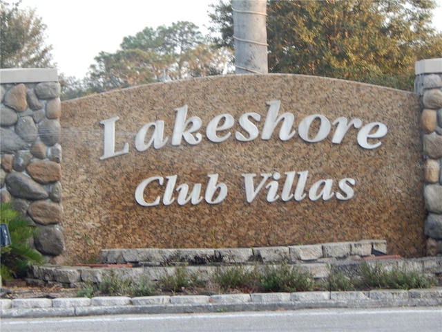 view of community / neighborhood sign