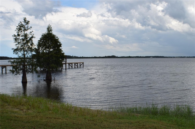 Listing photo 2 for 7896 N Lake Buffum Shore Rd, Fort Meade FL 33841