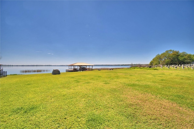 view of yard with a water view