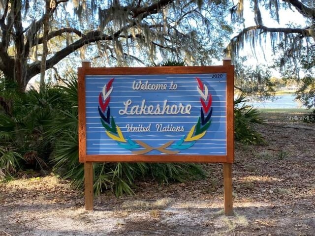 view of community / neighborhood sign