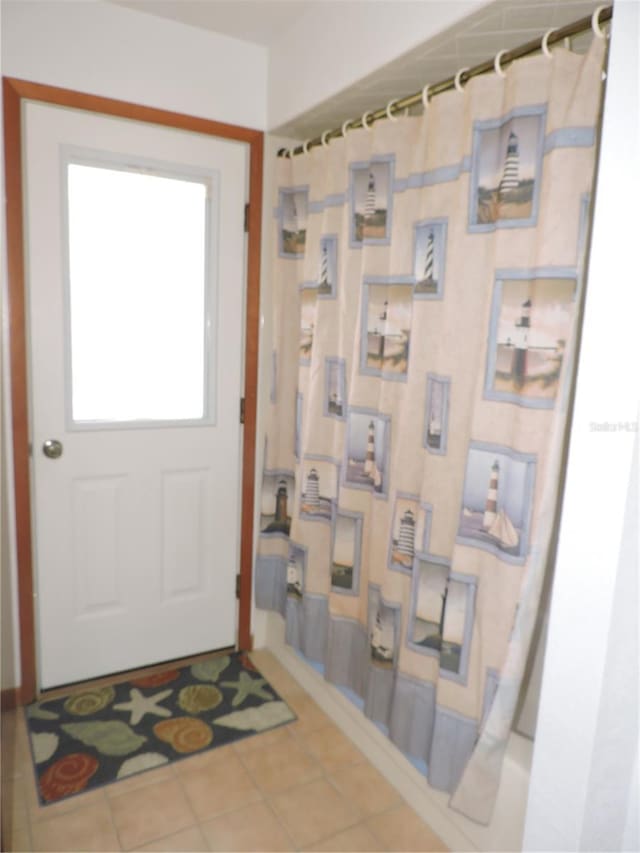 3567 Red Oak Ct, Lake Wales, FL 33898 - view of tiled entryway