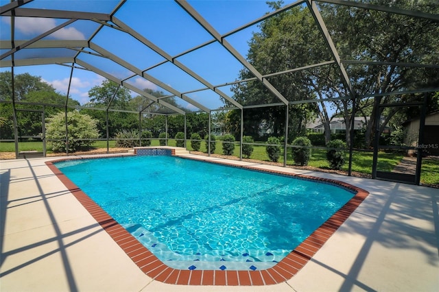 3567 Red Oak Ct, Lake Wales, FL 33898 - swimming pool with a patio and a lanai