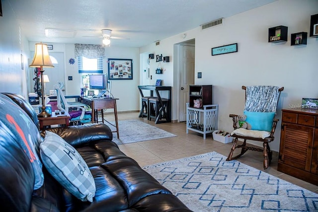 3041 Club Cir, Lake Wales, FL 33898 - living area featuring tile patterned floors and a ceiling fan
