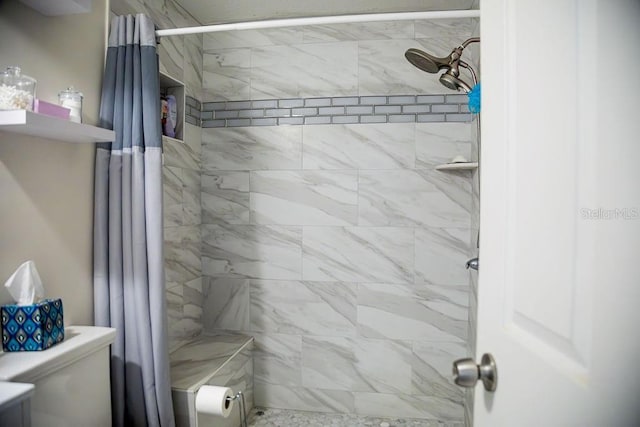3041 Club Cir, Lake Wales, FL 33898 - bathroom featuring toilet and a tile shower