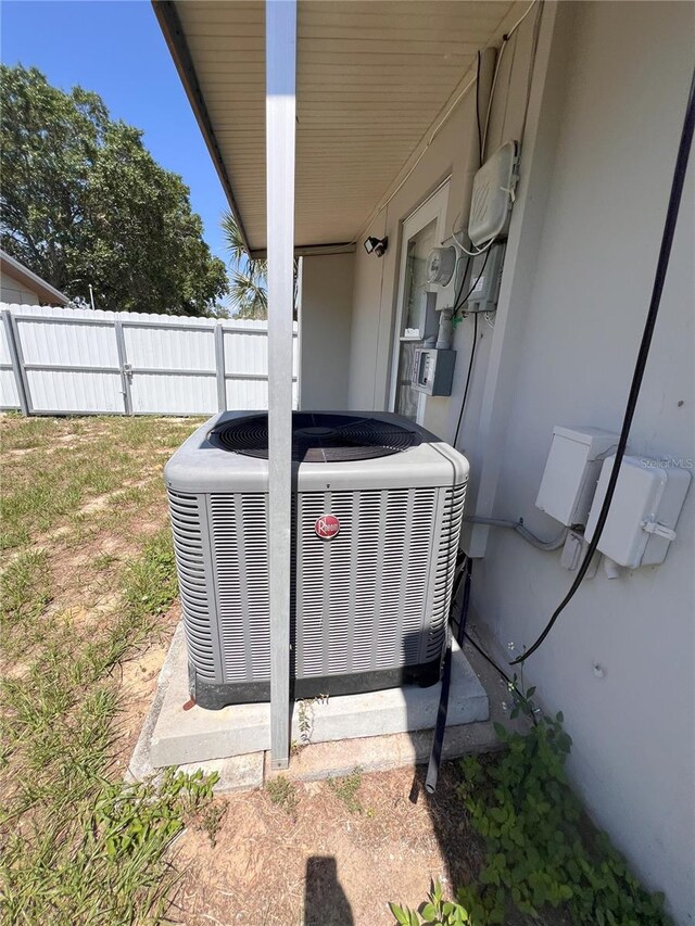 1624 Lagrange Ave, Sebring, FL 33870 - exterior view of cooling unit and electric meter