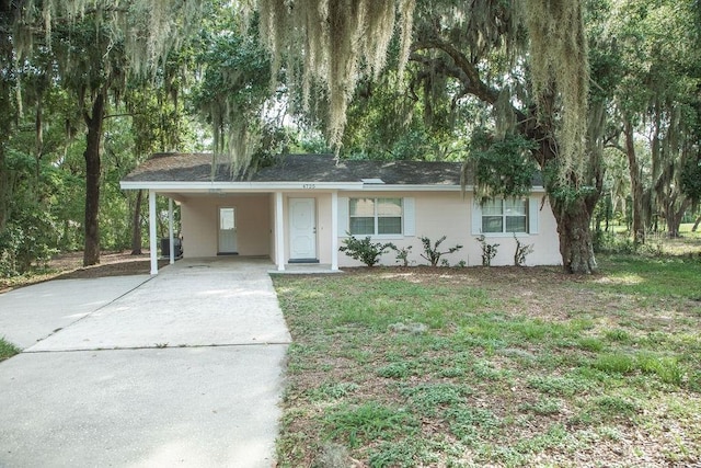 4725 Kayworth Rd, Lake Wales, FL 33898 - single story home featuring driveway and a carport