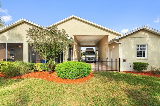 view of front facade with a front lawn