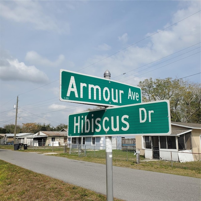 Listing photo 3 for 320 Armour Ave, Auburndale FL 33823