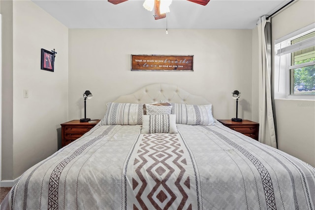 bedroom with ceiling fan