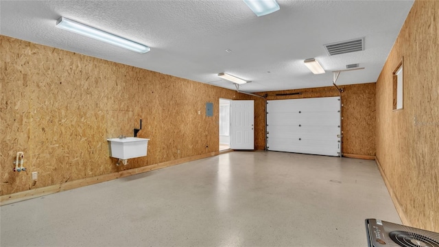 6110 Downing St, Dover, FL 33527 - garage with a sink