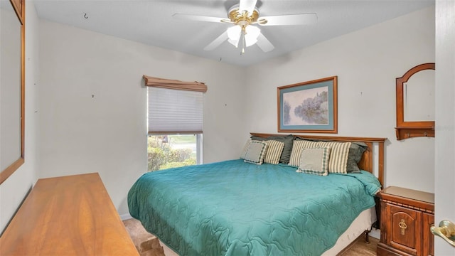 bedroom with ceiling fan