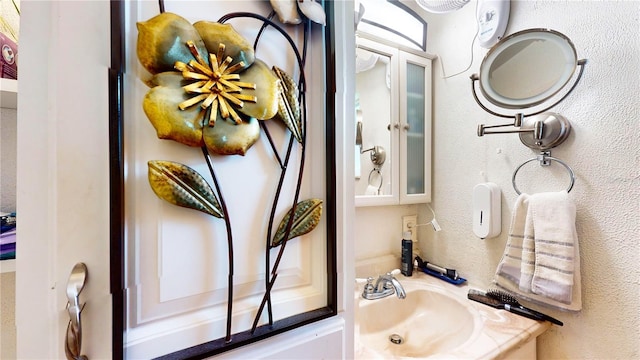 bathroom featuring sink