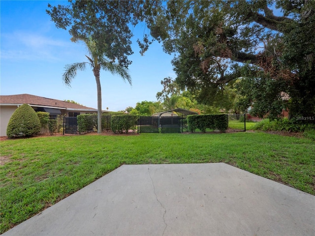 view of yard with a patio area