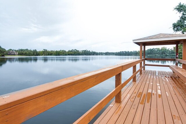 dock area featuring a water view