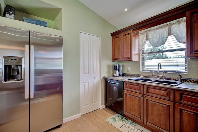 kitchen with stainless steel fridge with ice dispenser, lofted ceiling, light wood-type flooring, dishwasher, and sink