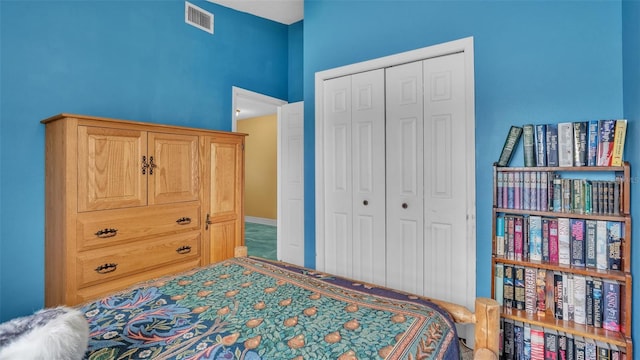 bedroom with a closet