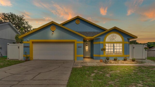 view of front facade featuring a garage