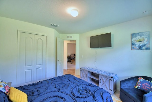 bedroom with a closet