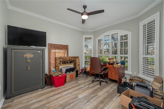 office space with crown molding, light hardwood / wood-style flooring, and ceiling fan