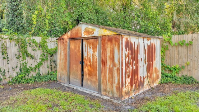 view of outbuilding