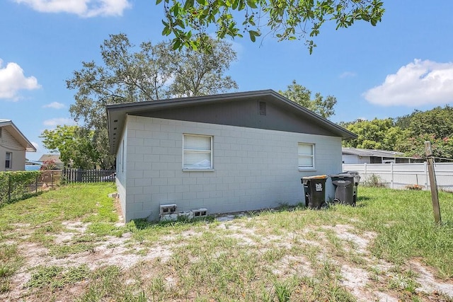 602 Taylor Blvd, Winter Haven, FL 33880 - rear view of property with concrete block siding