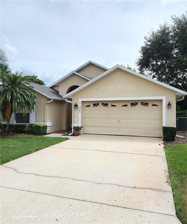 view of front facade with a garage