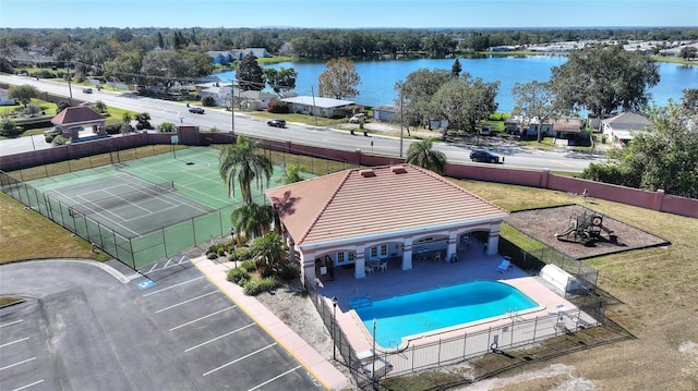 bird's eye view with a water view