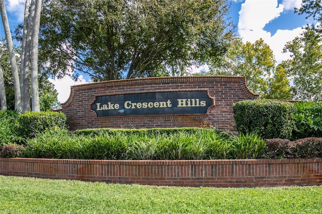 view of community / neighborhood sign