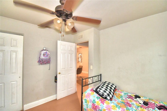 bedroom with ceiling fan