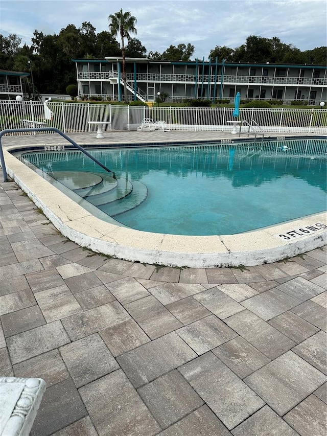 view of swimming pool