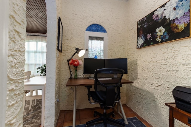 1806 17th St NW, Winter Haven, FL 33881 - office space with healthy amount of natural light and tile patterned floors