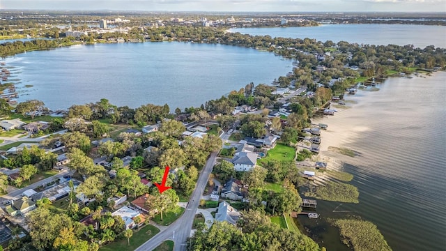 1806 17th St NW, Winter Haven, FL 33881 - aerial view of property and surrounding area with a large body of water and nearby suburban area