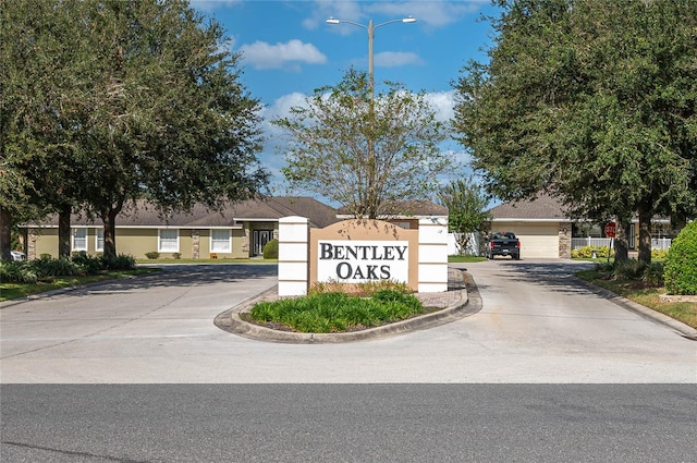 view of community / neighborhood sign