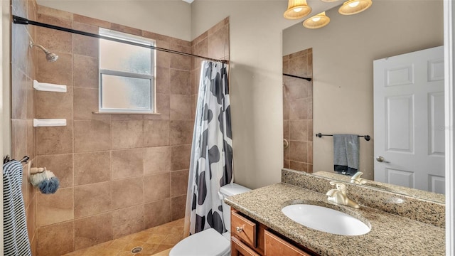 bathroom with toilet, a shower with curtain, and vanity