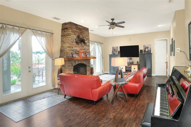 1935 Austin Ter, Winter Haven, FL 33884 - living area featuring plenty of natural light, visible vents, and wood finished floors