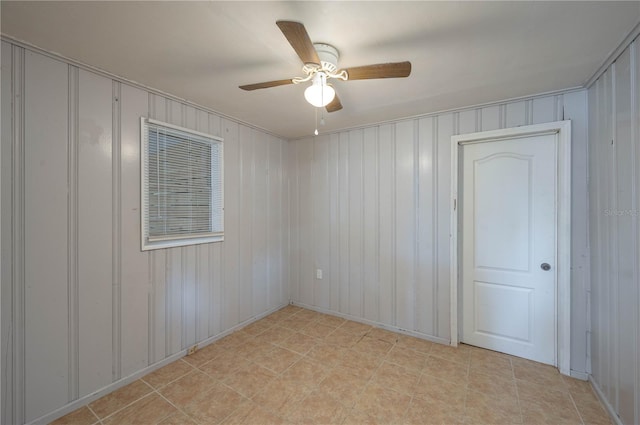 empty room with ceiling fan